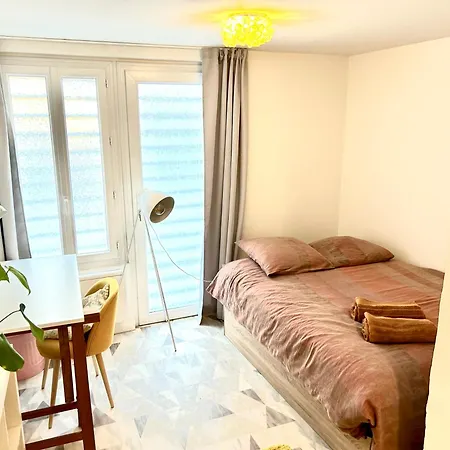Otel Rare Parisian Architect House 4*